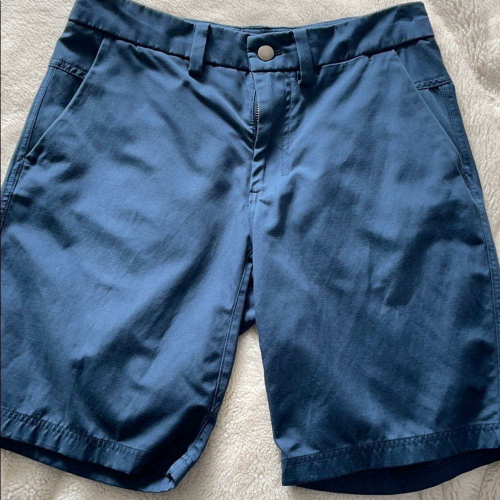 Lululemon men’s  2 pocket shorts